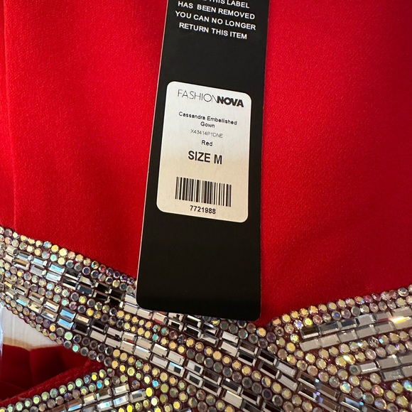 Women’s Embellished Gown Red NWT - Picture 3 of 9